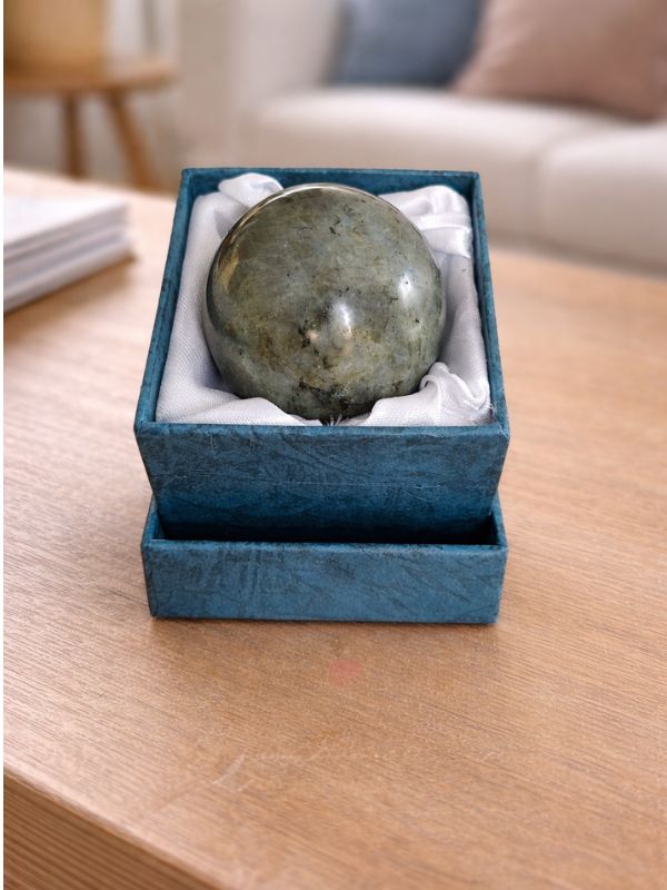 Sphère en labradorite naturelle