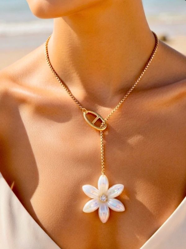 Collier fleur tiaré