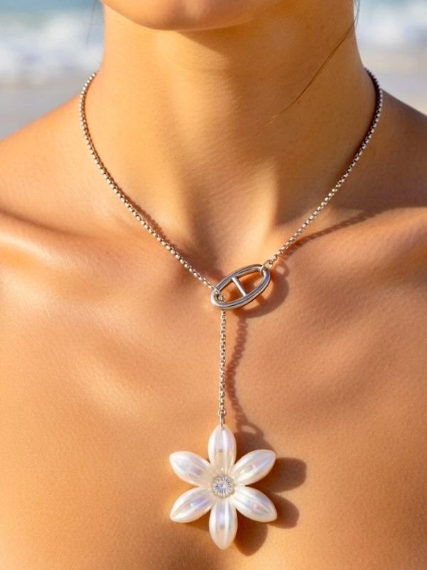 Collier fleur tiaré